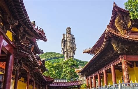  Der Ling Shan Großes Buddha - Ein gigantisches Meisterwerk der buddhistischen Architektur!